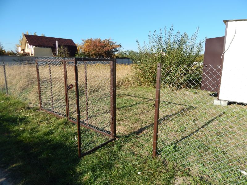 Chain Link Fence with Post